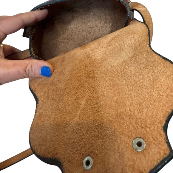 Vintage Tooled Genuine Leather Festival Saddle Bag Mini Purse Toggle Closure - Picture 4 of 15